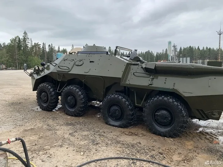 На сайте «Авито» выставили на продажу военную технику