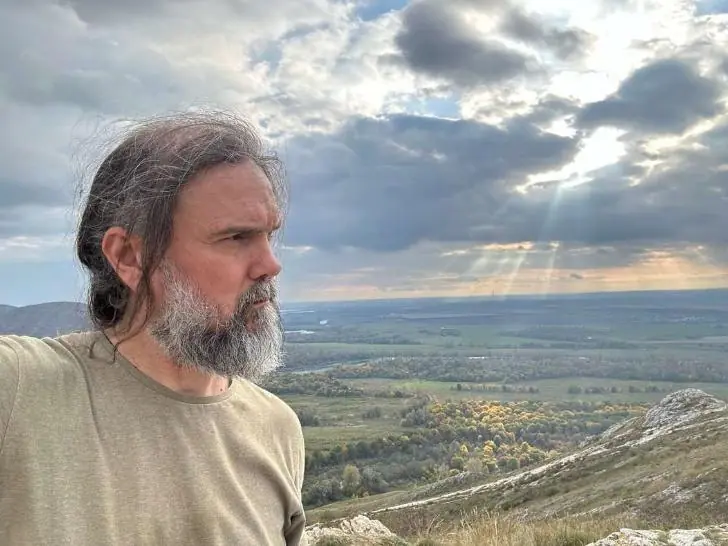 «Узбеки, когда слышат имя Анвар, думают я мусульманин». Христианин из Узбекистана рассказывает о своем пути к религии