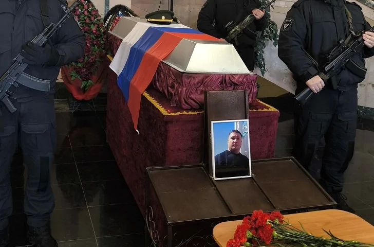 Больше года в бою. В Уфе простились с гранатометчиком, погибшим на СВО