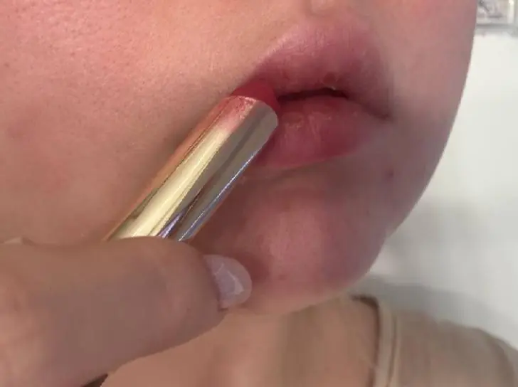 Крашу губы правильно – и снова выгляжу на 25 лет: возраст ушел мигом