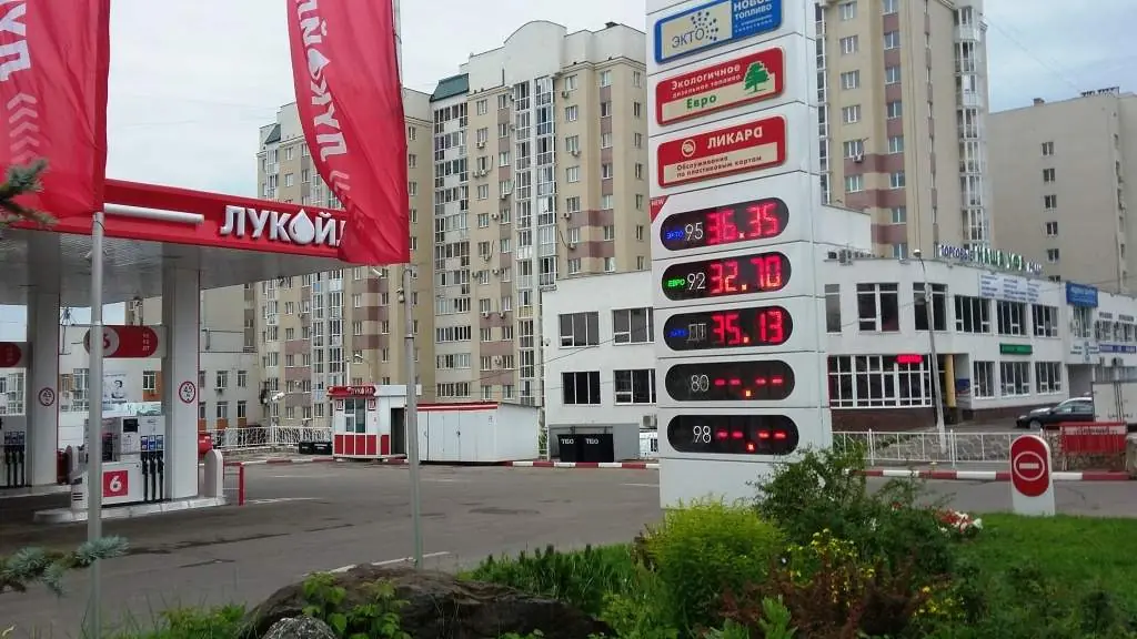 На российские АЗС могут ввести лимиты из-за дефицита бензина