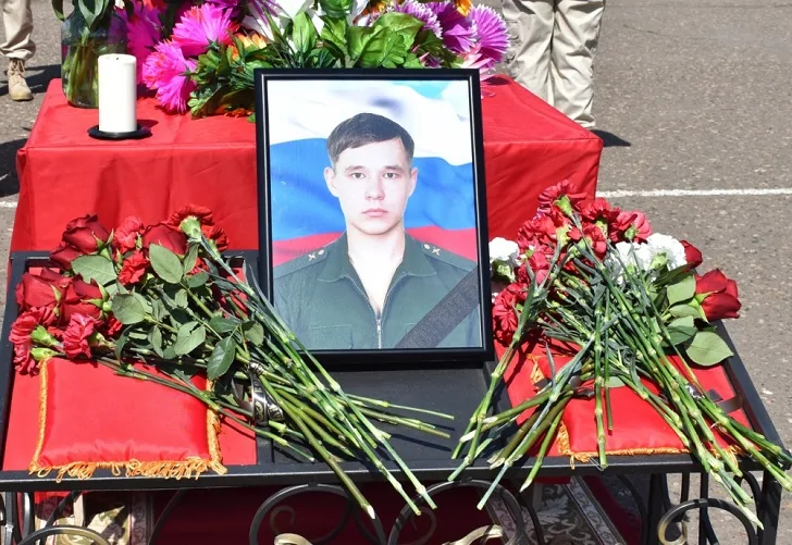 В Башкирии проводили в последний путь гранатометчика СВО
