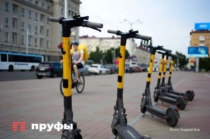 Стало известно, на каких улицах Уфы запрещено ездить на самокатах