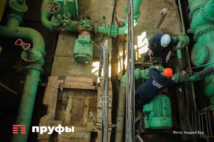 На уфимском заводе молодого рабочего «затянуло» в станок — он погиб на месте