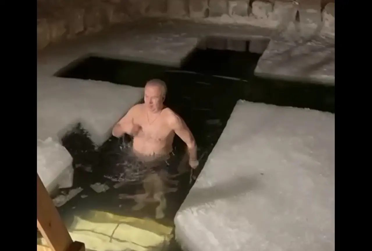 Снова разделся: Назаров выложил видео с собой без рубашки 