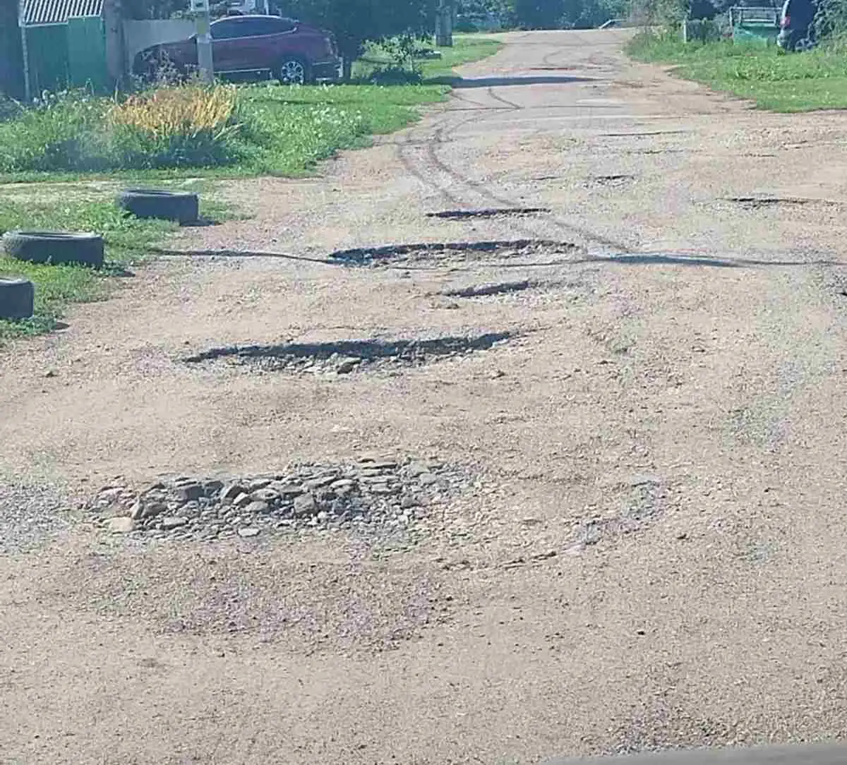 «Дороги делают только во время визита Хабирова»: в городе Башкирии заявляют о работе для галочки