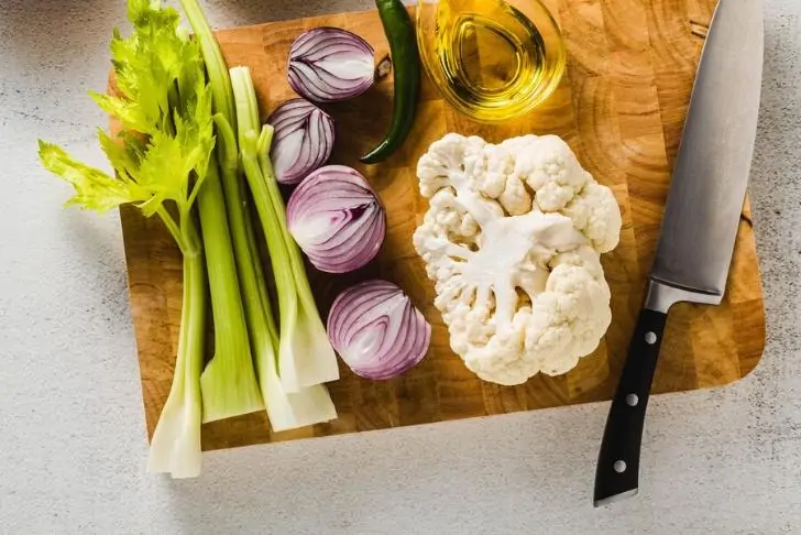 Известно, почему чеснок и капуста уничтожают плохой холестерин