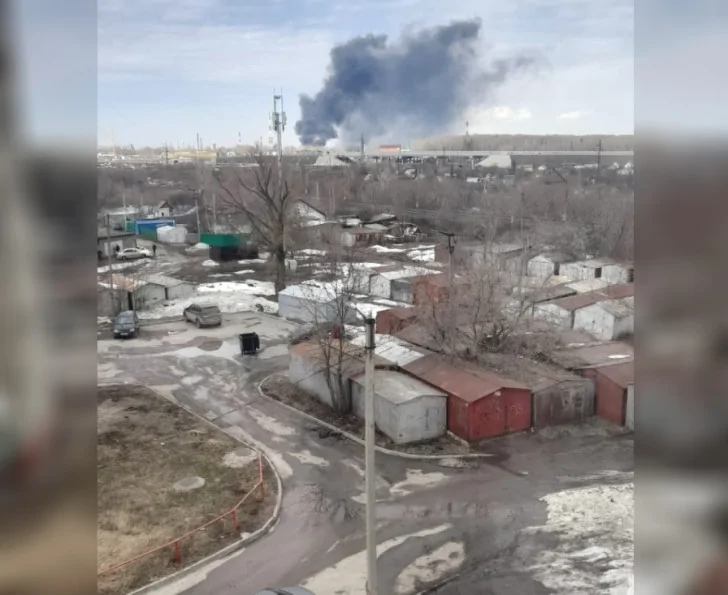 Над Уфой поднялся столб черного дыма 