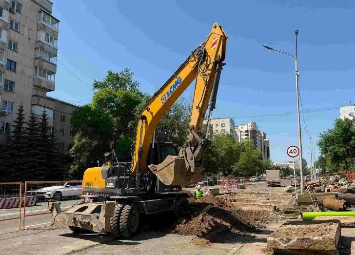 В центре Уфы обновляют тепломагистраль без отключения горячей воды