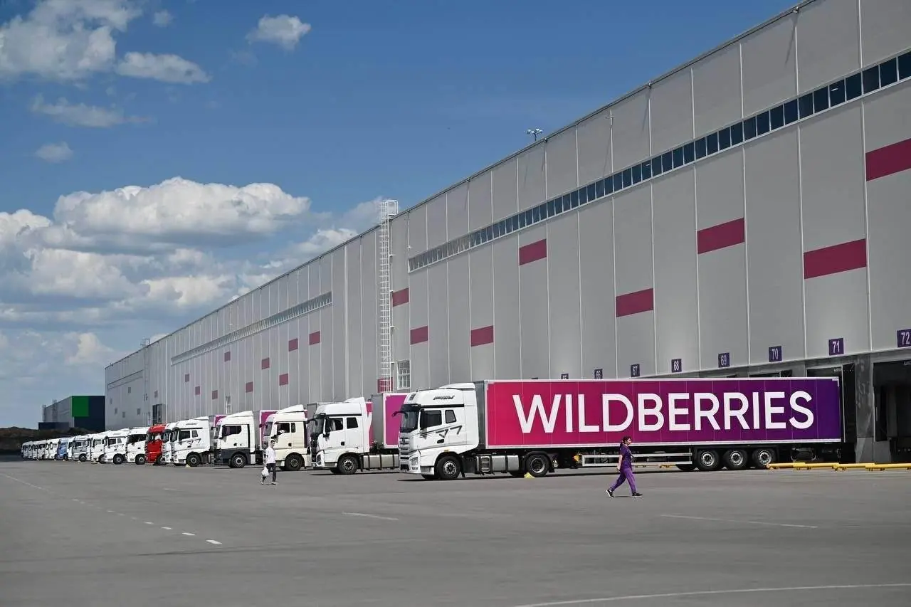 В Волгограде загорелся логистический центр Wildberries
