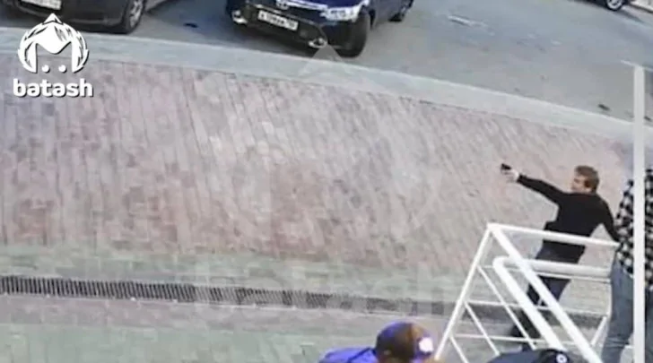 Голодный уфимец начал стрелять из-за отказа в просьбе откусить шаурму