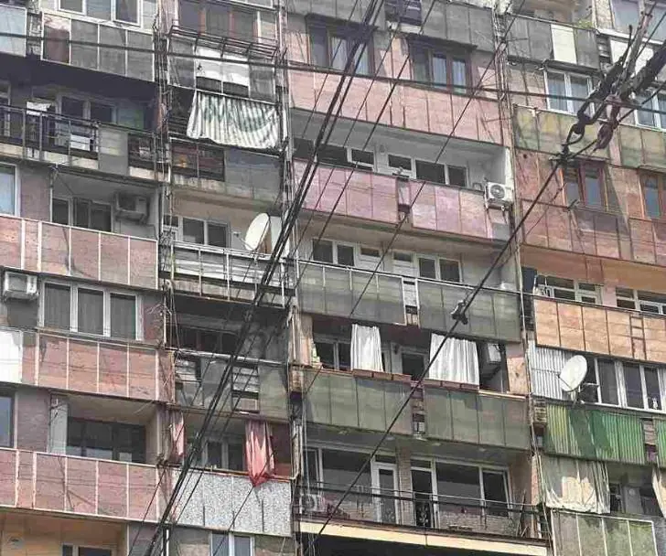 Вместо серых домов - почему в СССР в Армении были розовые панельки