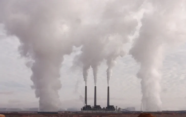 Страдающим от вони жителям Стерлитамака предложили ездить на автомобилях по очереди