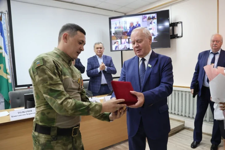 Звезда вирусного ролика с мобилизованными получил почетное звание в Башкирии 