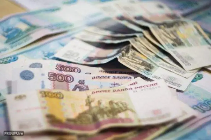 Семья генерала ВСУ зарабатывает миллионы долларов на россиянах