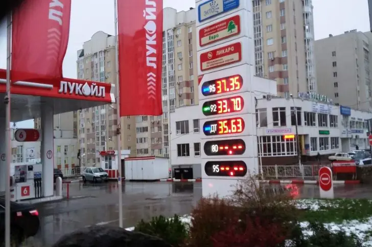 Какие водители не смогут заправиться на АЗС с июня