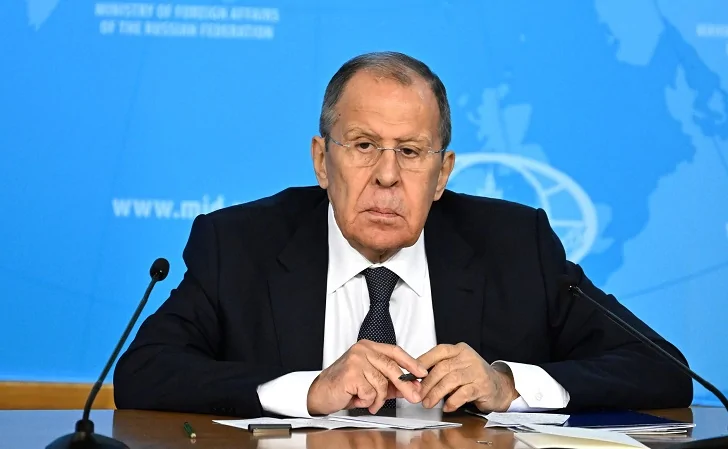 МИД РФ раскрыл, что Сергей Лавров сказал наступившему ему на ногу