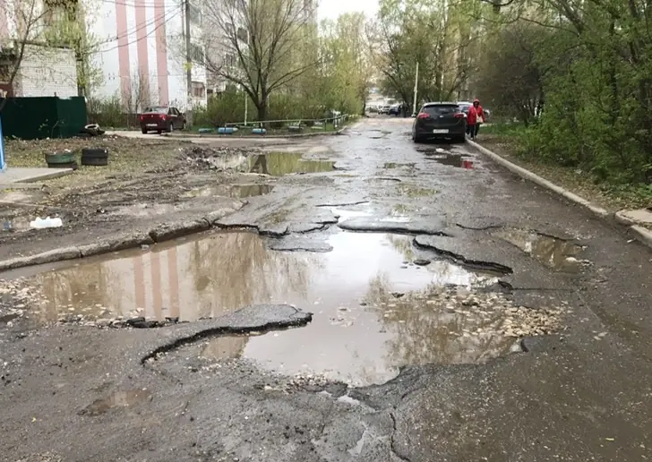 В Уфе нужно 3 млрд, чтобы убрать «кратеры» во дворах