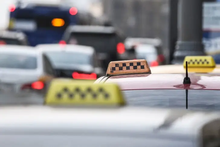 Ни одного «китайца». Стало известно, на каких машинах можно будет работать в такси