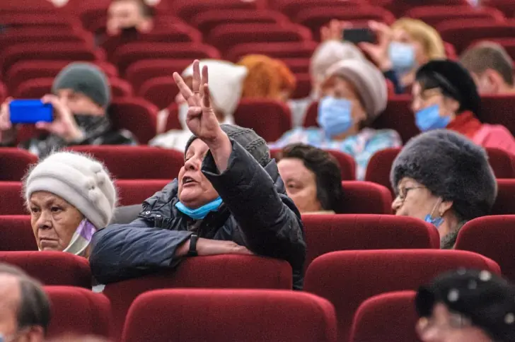 Работающим пенсионерам могут дать дополнительный оплачиваемый отпуск