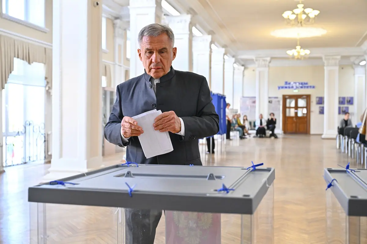Глава Татарстана Рустам Минниханов проголосовал на выборах депутатов Госдумы