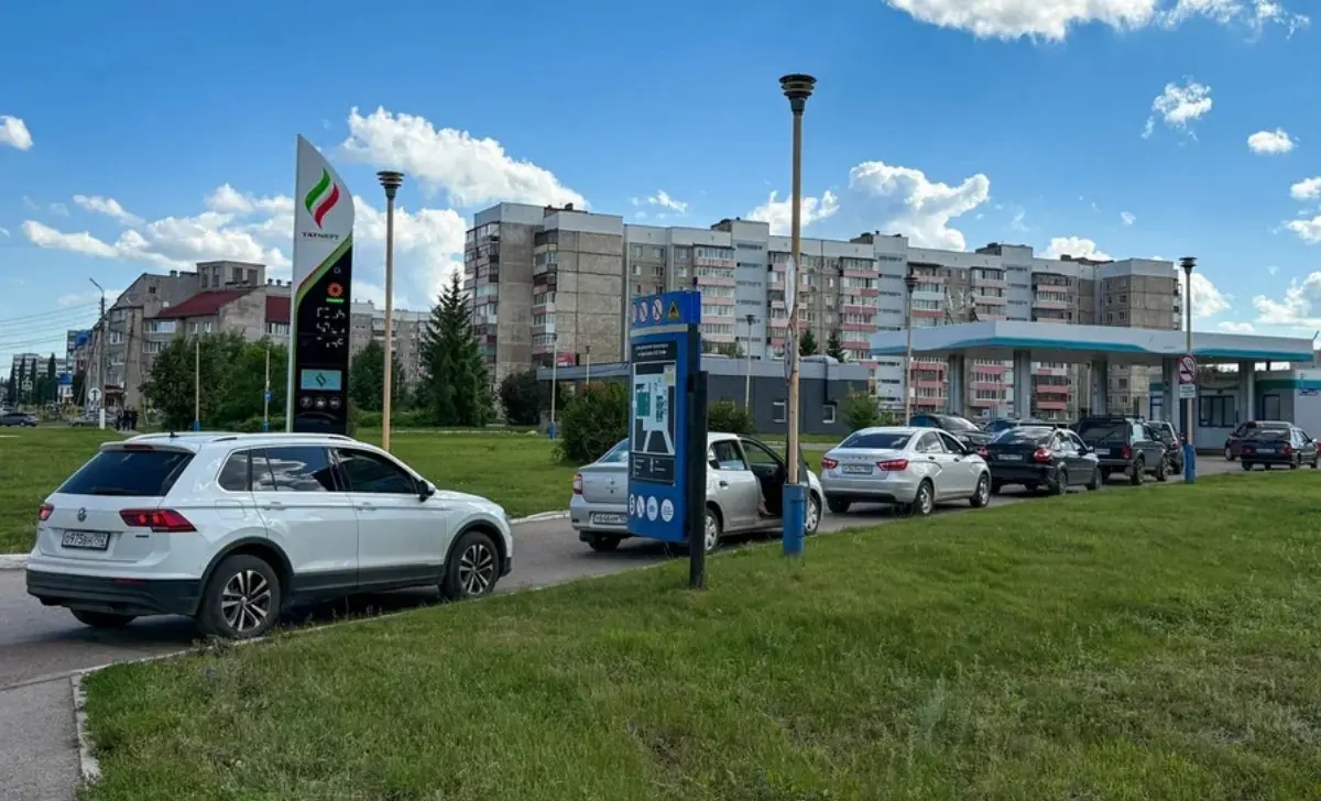 Очереди за бензином исчезнут через несколько месяцев − прогноз эксперта