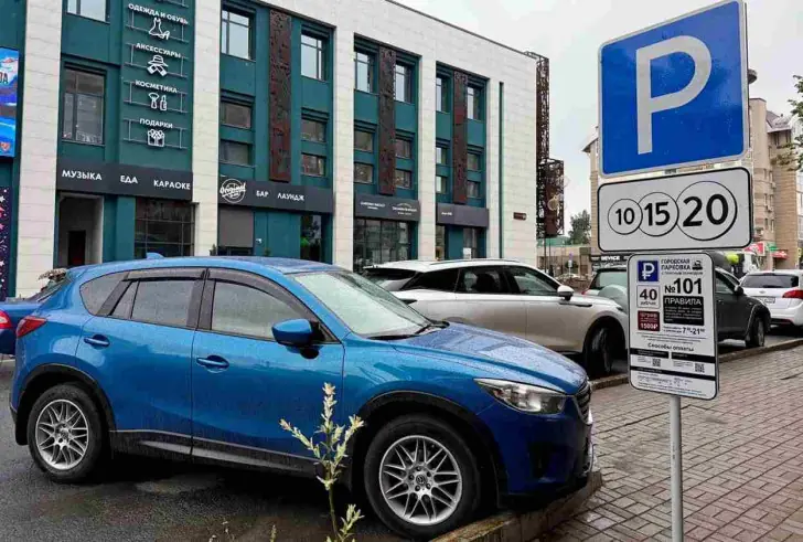 Мэрия Уфы похвалилась низкими ценами за платные парковки 
