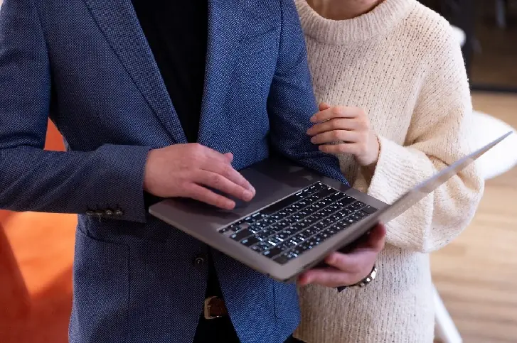 Мужчины готовились к 8 Марта активнее, чем женщины к 23 Февраля