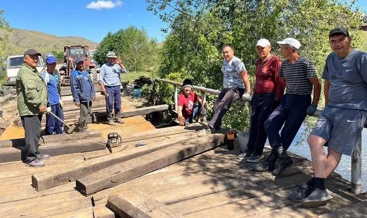В Башкирии жители села сами починили аварийный мост, не дождавшись бездействующих властей