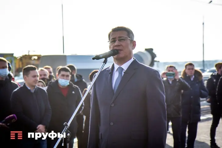 «Вы охренели совсем, Уфа зажирела»: Радий Хабиров устроил разнос мэрии за покатушки судей в Татарстан
