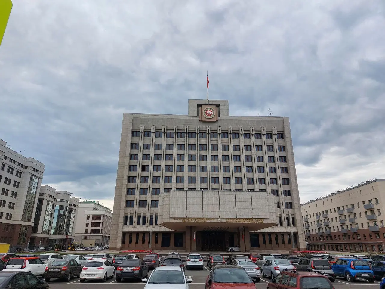 «Поделили ресурсы и раздали айфоны»: как избрали депутатов в Госсовет Татарии?