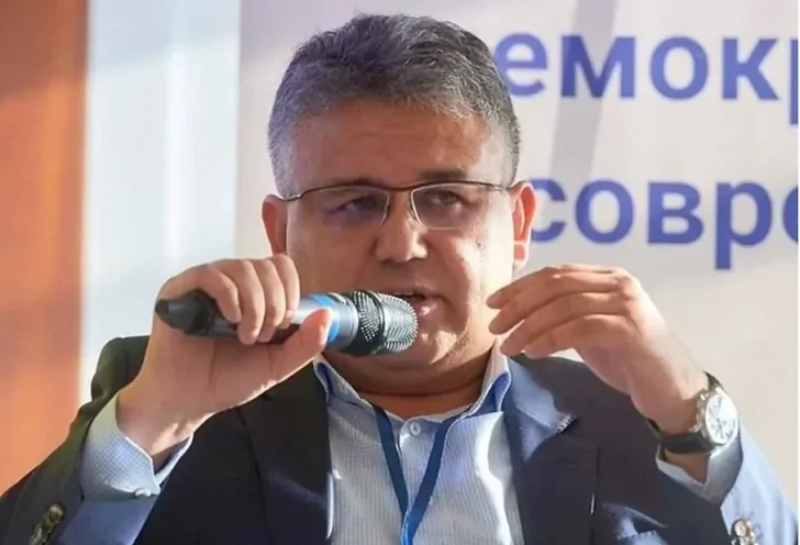 Политолога Аббаса Галлямова* заочно арестовали за заявления против российской армии