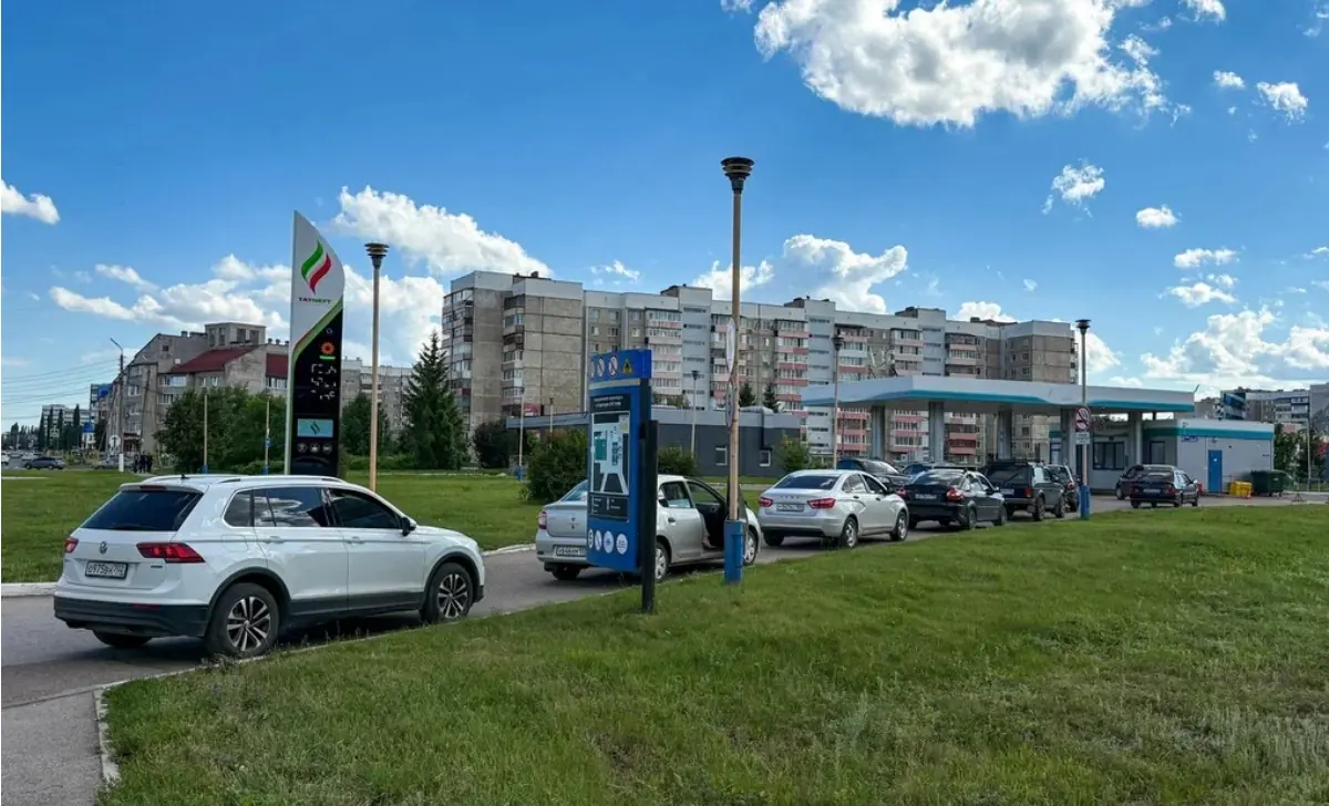 В России нашли неожиданное преимущество очередей на АЗС