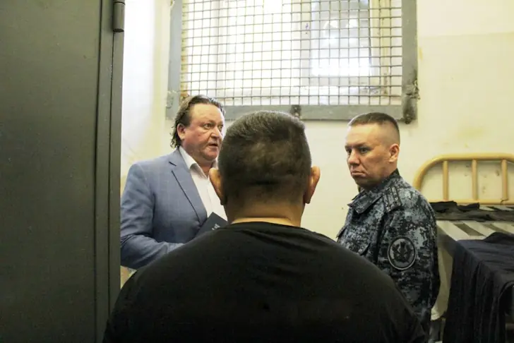 Сидят с комфортом: общественники навестили арестованного Идельбаева и других заключенных