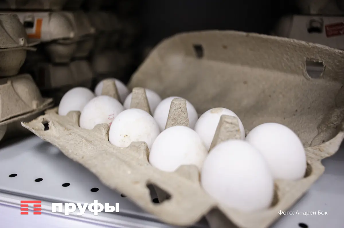 Яйца варю только так: скорлупа не трескается — полезные лайфхаки 