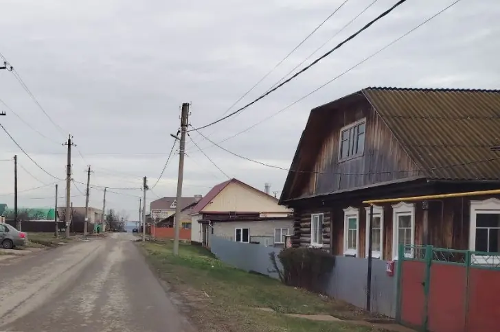 Вот почему 2 метра − недостаточно: на каком расстоянии строить дом, чтобы снег не сломал забор