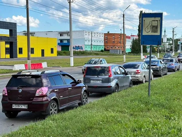 «Хватит создавать видимость!» Владельцы авто жалуются на «очковтирательство» на заправках Башкирии