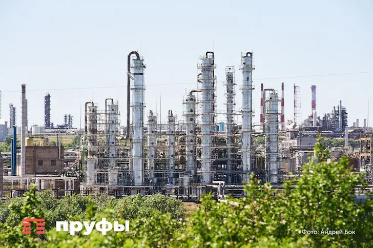 «Зарплаты выше, на мозги не капают». Зумеры массово бегут из офиса на завод