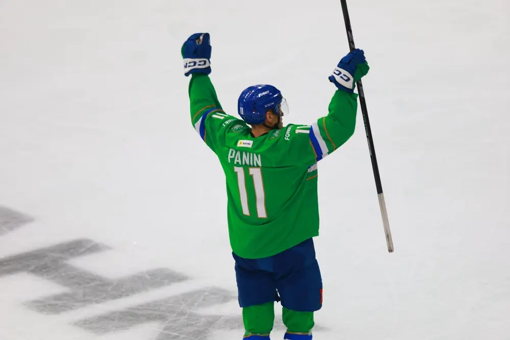 «Кто бы повел всех?» Виктор Козлов защитил от журналистов игрока команды 