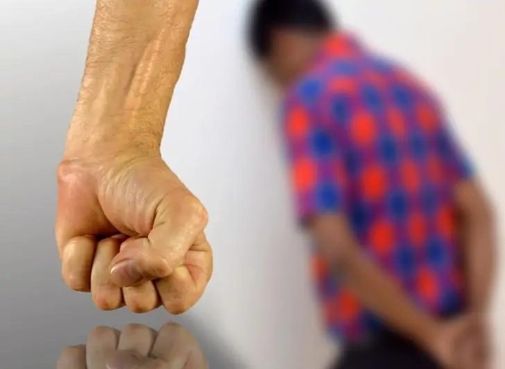 Ломали пальцы и клеймили. В Уфе задержали мигрантов, истязавших детей