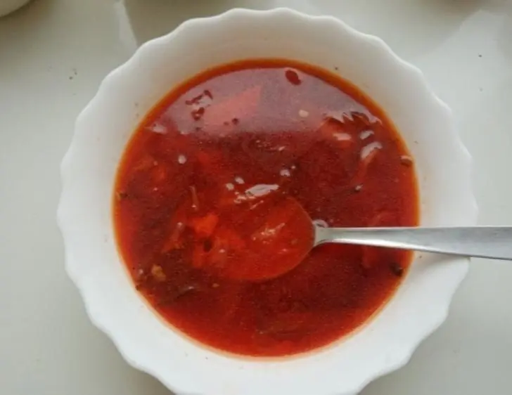 Сытный аромат и кислинка от сала: собрала секреты идеального борща от соседки, мамы и свекрови