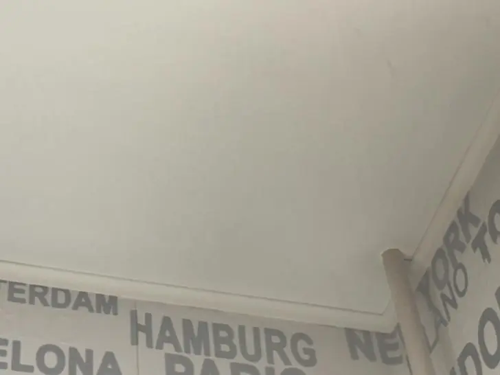 Натяжные потолки уже в прошлом: дизайнеры раскрыли 4 современных решения для ремонта