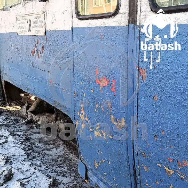 «Всё новое только для Москвы»: уфимцы высмеяли попавший в ДТП советский трамвай