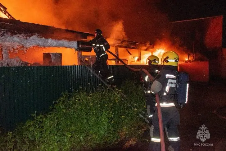 7 машин и жилой дом загорелись в Башкирии