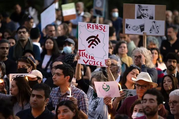  В Иране уже неделю бушуют протесты – верховный аятолла готов бежать в Москву