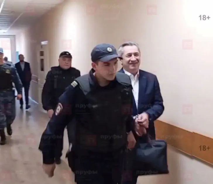 Угрозы, гнев и пять адвокатов: бывший вице-премьер Башкирии Марзаев предстал перед судом