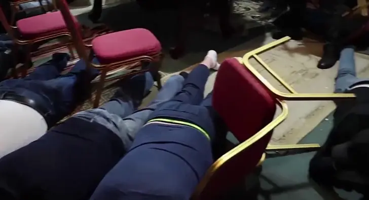 Карты, деньги, 15 задержанных: подпольное казино накрыли под Уфой