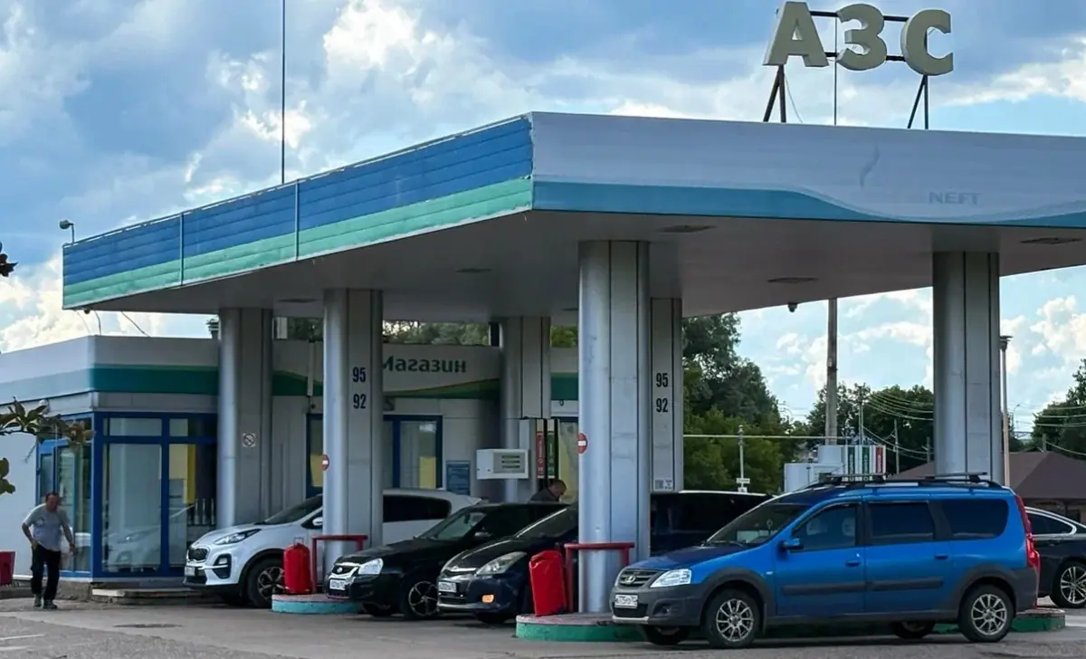 ФАС возбудила дела против сетей АЗС из-за необоснованного роста цен на топливо