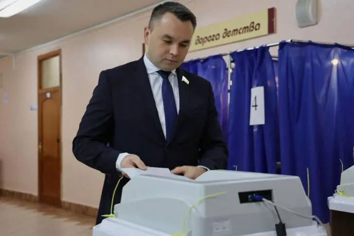 Руслан Насретдинов покинул пост руководителя «Единой России» в Башкирии 