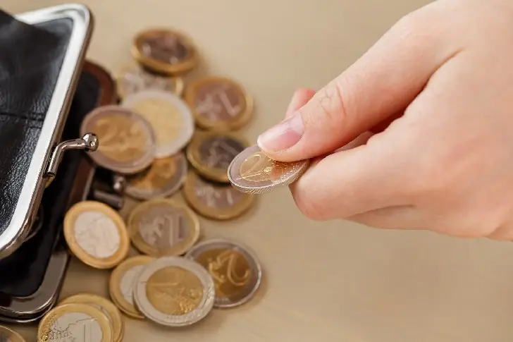 «Задонатила» 400 тысяч рублей в Роблокс: девочку из Уфы обманули мошенники